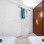 Flores 1e Апартаменти Адехе