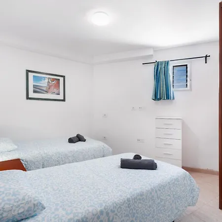 Flores 1e Адехе